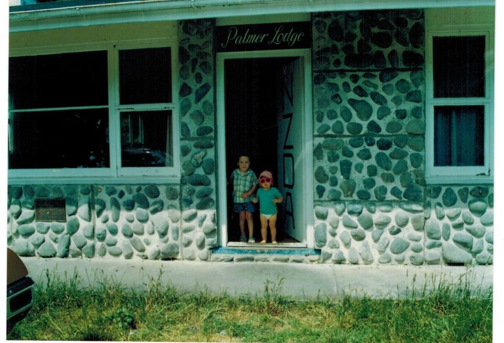 Lindsay and Megan at NZDA hut New Years Eve 1988-89 (2)